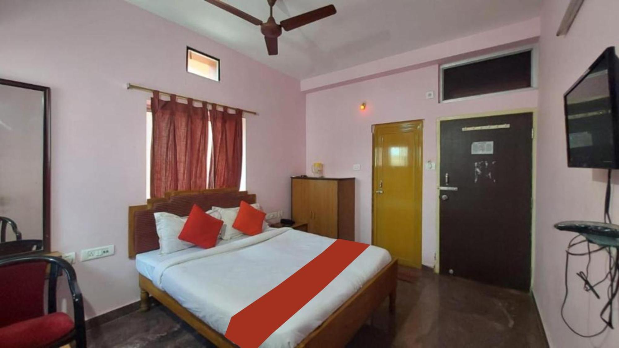 Hotel Planet9 Puri Official Exterior foto